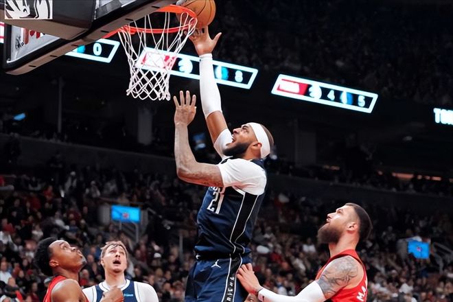 10投10中!空砍21+11!湖人“意中人”再次爆发,与三巨头绝配啊