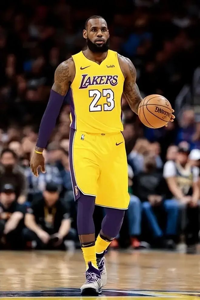 末节发力!湖人116-99篮网,谁是本场比赛的功臣,数据不会说谎!