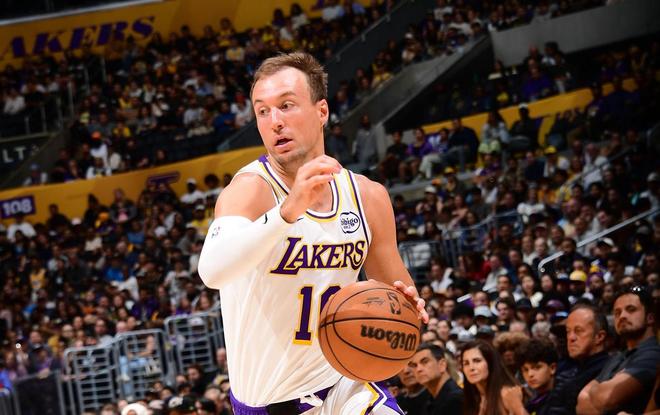 55+49+91!湖人捡漏29岁三分王太香,詹皇:我们的另一个得分威胁