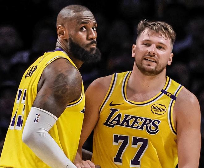 60分7板5断!19分15板10助!满分组合刷爆NBA纪录,湖人要冲冠了