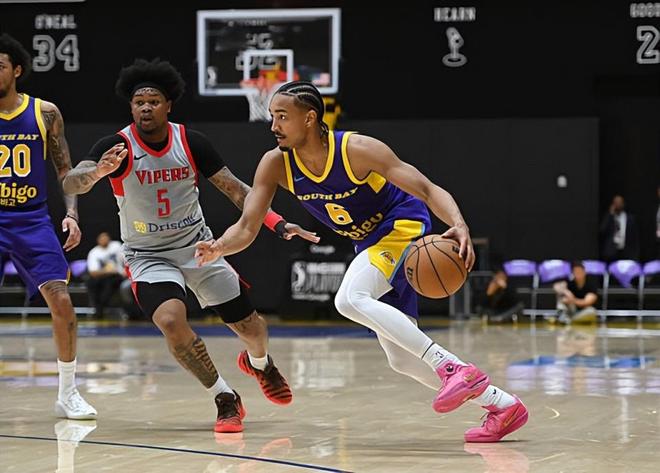 发展联盟的表现依然比较一般，湖人很可能会放弃这位后场新星？