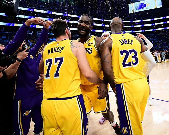 关键时刻简直是攻守兼备，湖人先发中锋的个人能力绝对不差？