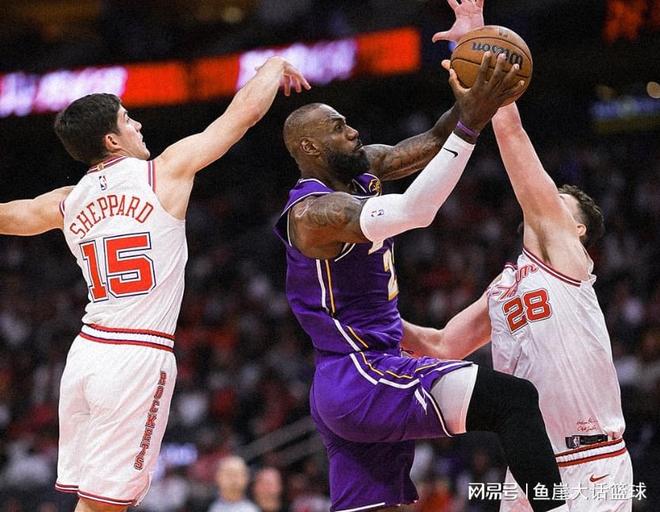 湖人赢球存瑕疵,老詹14中13赛后摊牌!东契奇犯两错,一人被忽视