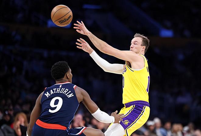 非常成功的交易!湖人后场新援立刻成为了第二阵容的关键人物?