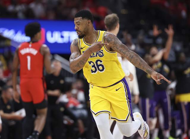 疯狂一天！湖人2人被罚款，卫冕冠军4-0晋级，东部第一恐遭黑八