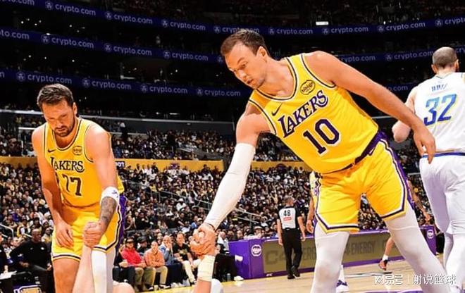 湖人交易10+3射手迎蜕变,一数据升至联盟第二,但打强队战绩糟糕