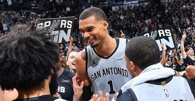 马刺时隔7年重返季后赛！文班亚马：我们的第一反应是为之自豪