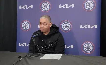 怒斥湖人骗犯规,泰伦卢你在干嘛...