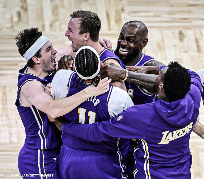 绝杀魔术取9连胜！詹姆斯封神夜不再里程悲，但湖人3大隐患引担忧