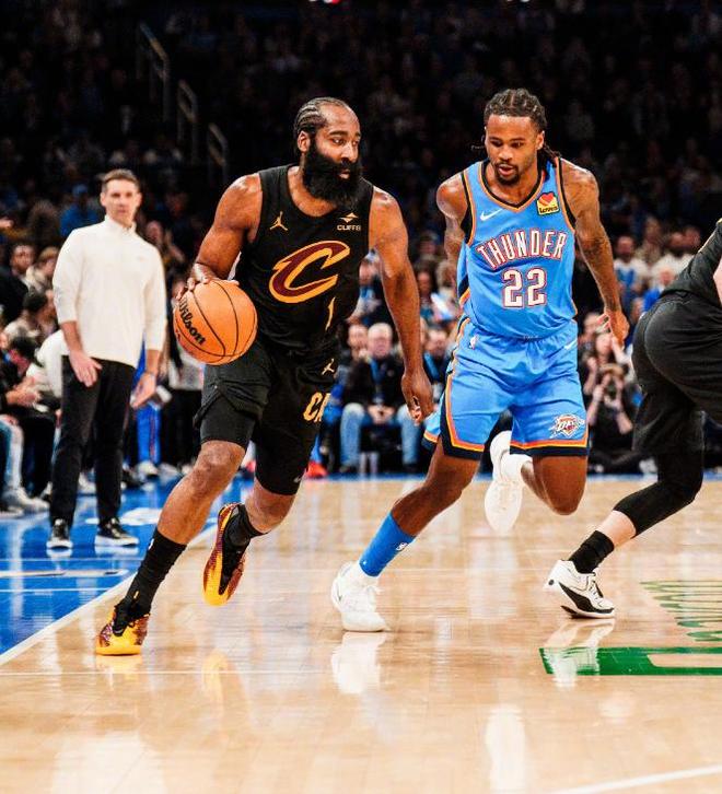 重返故地吞首败！米神哑火哈登20+5+9+5失误，雷霆终结骑士7连胜