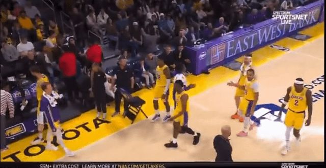 雷迪克喊暂停后,范德彪当场掀桌:你针对我?