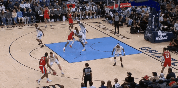 勇士如何防亚历山大;莱纳德的胸与肩