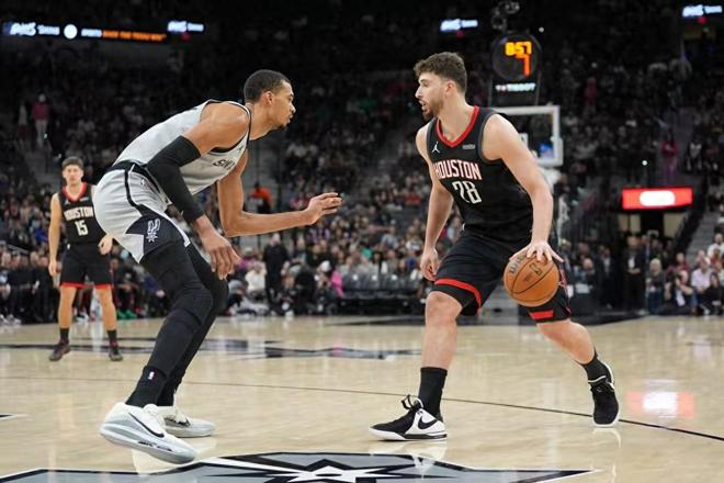 西部排名大变脸!2队抢第1,火箭掉第4,湖人升第5,快船直冲前8