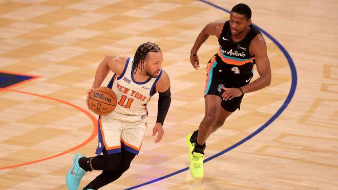 哇，文班亚马不行了，尼克斯队主场碾压马刺队，终结马刺队11连胜