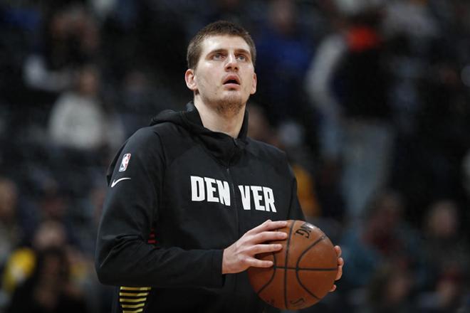 现役巨星40分次数：约基奇33，东契奇59，库里75，仅一人破百太强