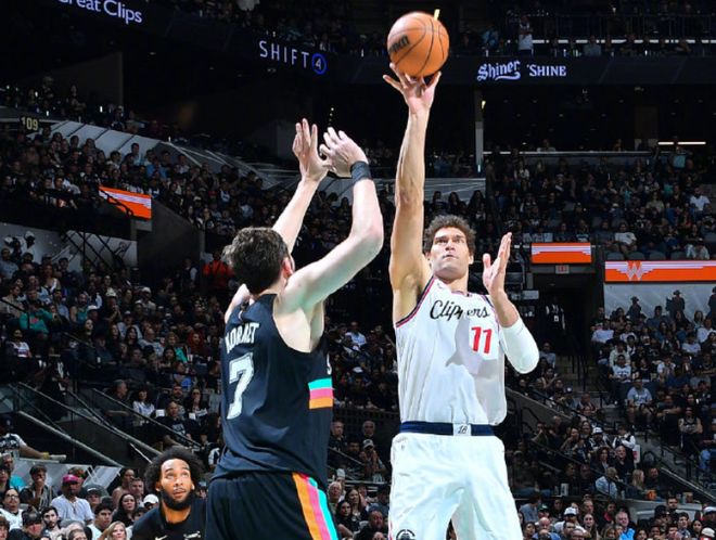 神剧情!快船遭25分大逆转 马刺最后连续罚球不中却抢下前场板