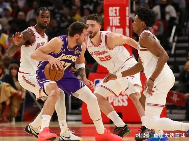 NBA最新排名出炉！湖人坐稳第三，勇士掉第十，一队给火箭送大礼