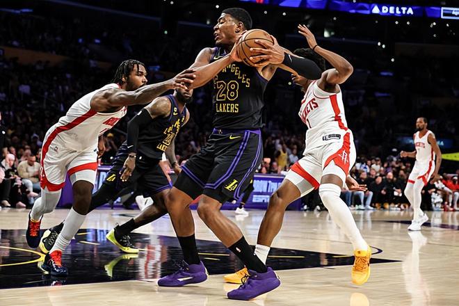 投射能力真是相当稳定！湖人锋线大将又一次起到了关键的作用？