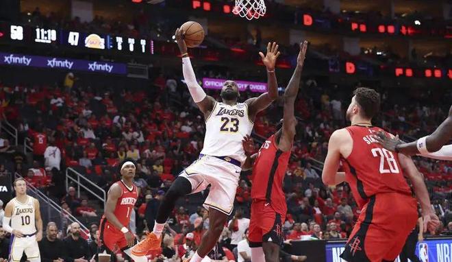 3人被驱逐！火箭追到1-3，湖人惨败！谁能晋级，名嘴苏群一针见血