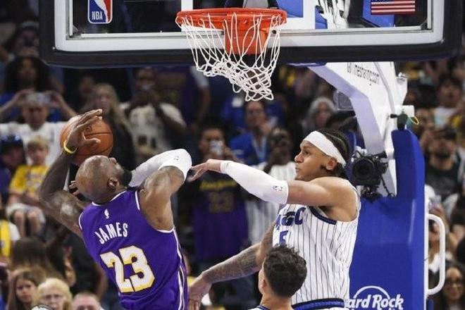 湖人魔术裁判报告：班凯罗封盖詹姆斯先接触球并未打手