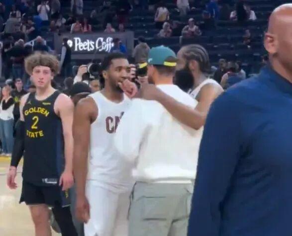 库里哈登米切尔密谋大事，波姐偷听！