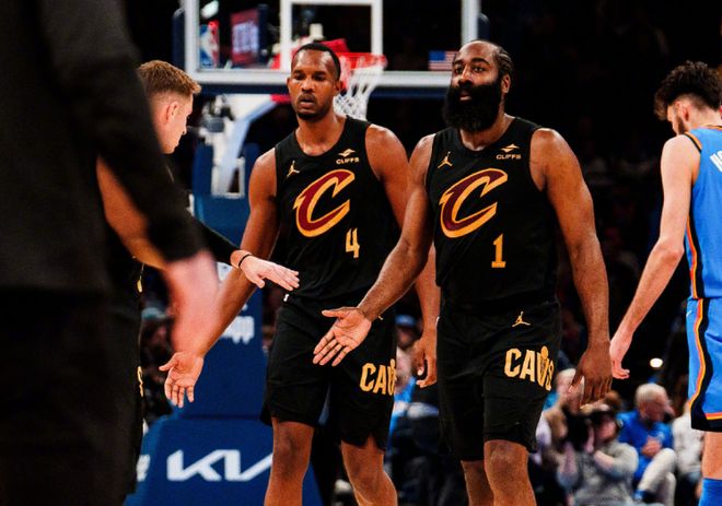 哈登20+9加盟首败！骑士无缘23分逆转遭雷霆终结7连胜 米切尔20+7