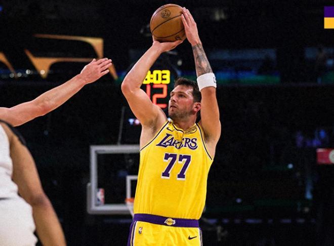 轰21+2+5!感谢湖人相信我,东契奇赛后谈斯玛特,他预言成真了