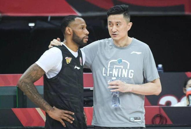 广东男篮三冠功勋成为教练,上海外援回归困难,四川又成全华班