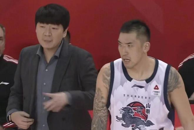 正式官宣!山东男篮签下臂展2米11锋卫摇摆,NBA发展联盟场均19+5