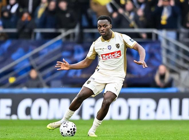 2球2助攻！21岁奥地利后防天才横空出世，身价暴涨6倍，4豪门疯抢