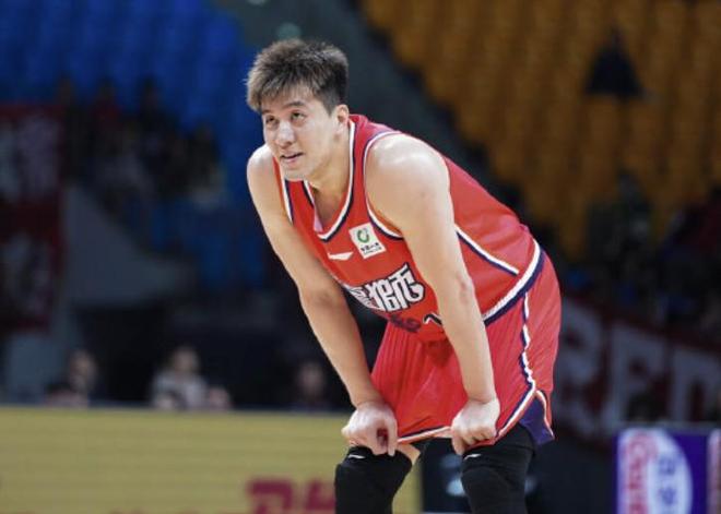 媒体人:郭艾伦或将告别CBA,但很多球迷希望他落叶归根重返辽篮