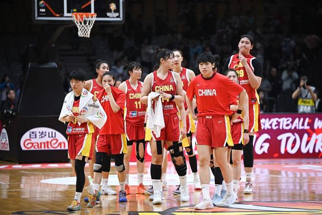 这支头重脚轻的中国女篮,重建之路需要更多时间