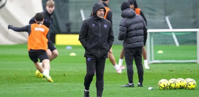 世体:因比赛时进行主席选举,对阵塞维利亚巴萨不容有失