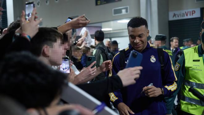 姆巴佩随队出征曼城!欧冠头号射手欲复出助阵,保守治疗见效