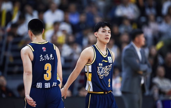 复仇江苏队重回第三,徐杰高效发挥却有一隐患,张皓嘉赛后落泪