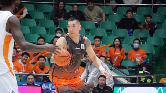 赢球如坐过山车！山东男篮12分逆转战胜福建，陶汉林得到两双