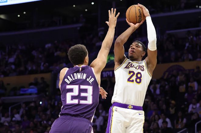 得分能力依然很难发挥,湖人锋线大将在第二阵容中无法施展才能?