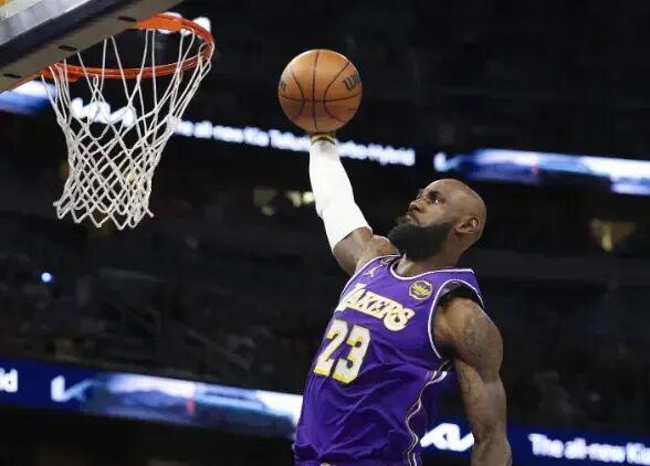 降维打击！61比0啊！！这纪录没人能破了吧！