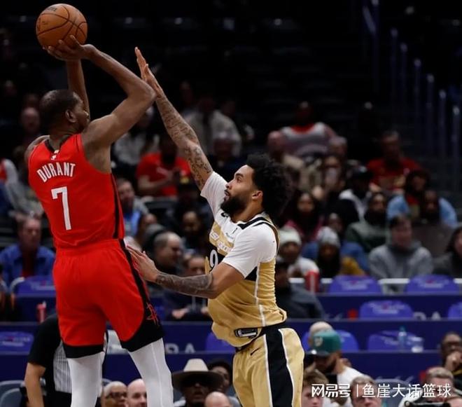 NBA最新排名!火箭坐稳第三,快船收大礼,勇士危险,湖人被甩开