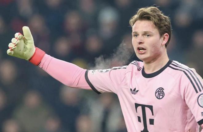 法尔克：若诺伊尔今夏退役，拜仁倾向于让乌尔比希接任一门