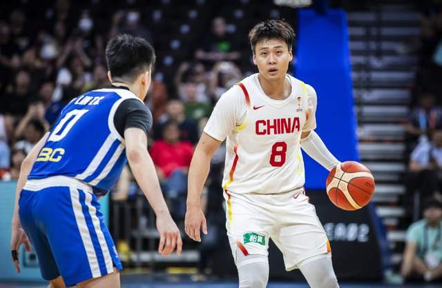 中国男篮逆转揪出最大毒瘤!13中2险些葬送好局,郭士强看走眼了