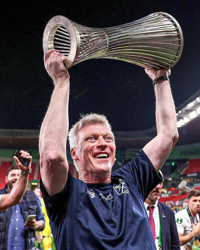 黑马横空出世！英超争五白热化，曼联旧帅欲掀翻利物浦切尔西