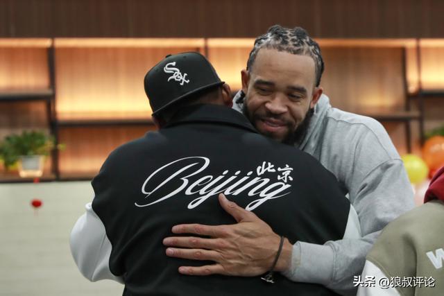 北京男篮官方:全队对麦基的到来表示欢迎 也向马帝昂致以诚挚感谢