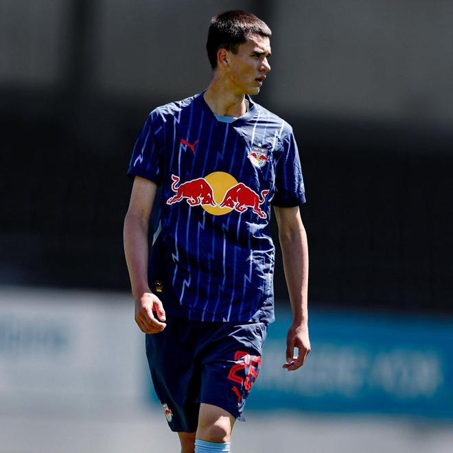 罗马诺:拜仁在推动签下萨尔茨堡红牛16岁小将马特奥-马里奇