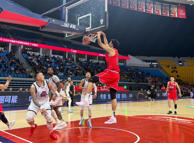 17+10+4帽!徐昕爆了!护框碾压,进攻完美终结,把山东打绝望了