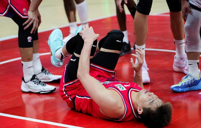 郭艾伦左膝前交叉韧带断裂，坦言难过绝望，康复期漫长或面临退役