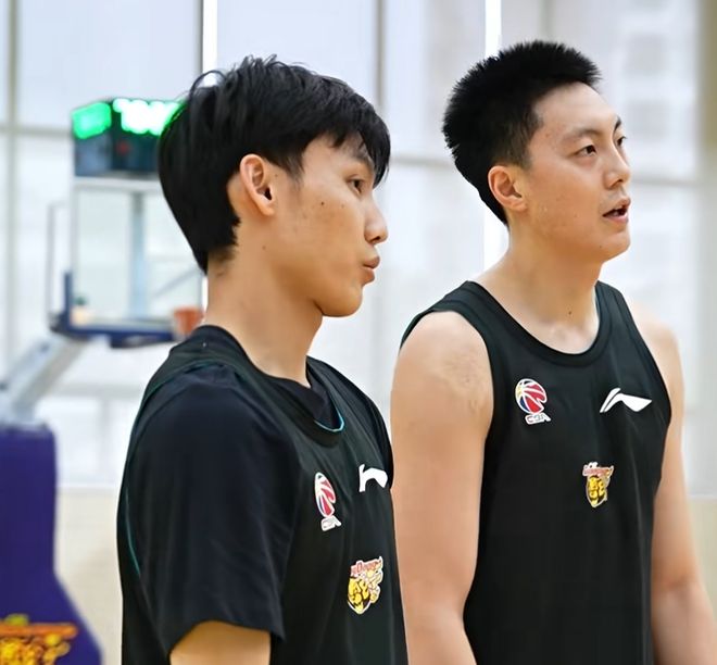 广东官宣对抗训练！胡明轩徐杰伤势无碍，麦考尔崔永熙状态拉满！