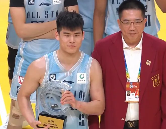 星锐赛三大惊喜！陈家政统治攻守，张陈治锋主导篮下，石奎展潜力