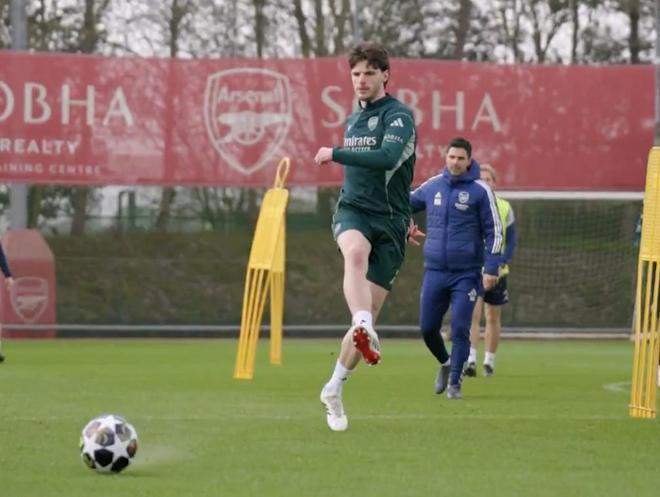 有望出战勒沃库森,加布里埃尔、赖斯及苏比门迪参加赛前训练