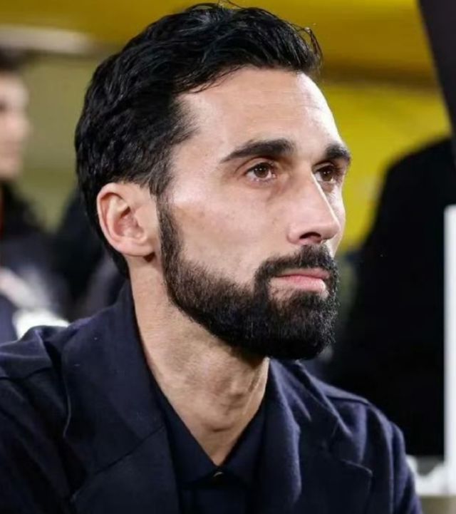 欧冠淘汰赛！英超2队有望进8强，巴萨或独撑西甲门面，拜仁无悬念